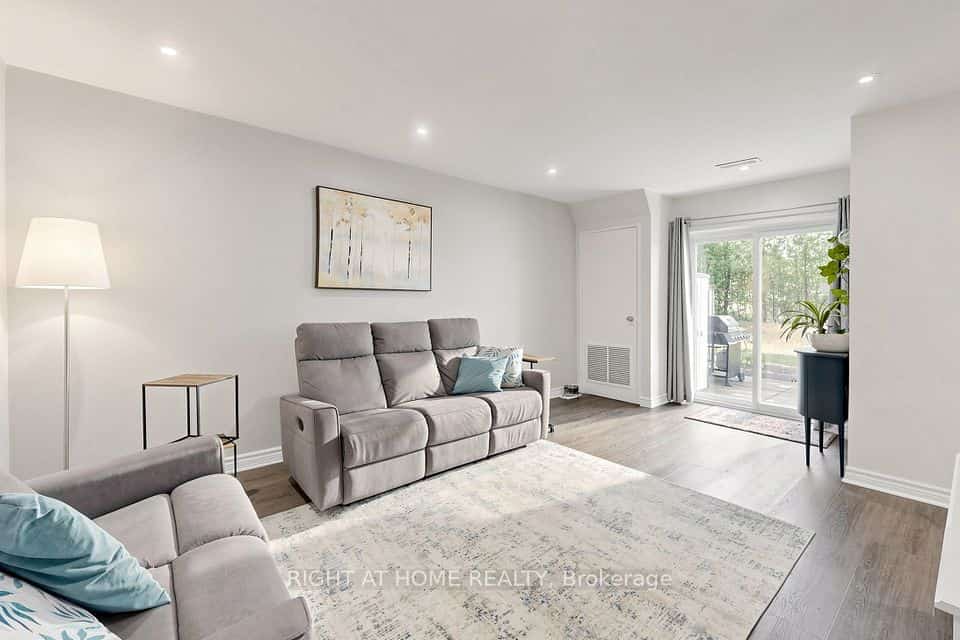 2001 Bonnymede Drive #172, Mississauga, ON L5J 4H8