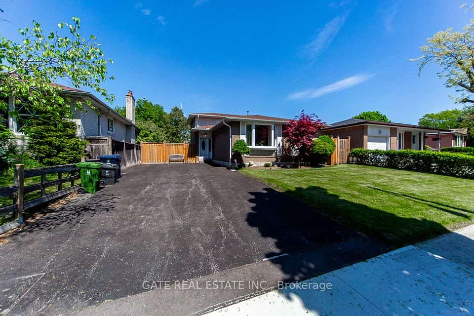 89 Amberjack Boulevard, Toronto, ON M1H 2J6