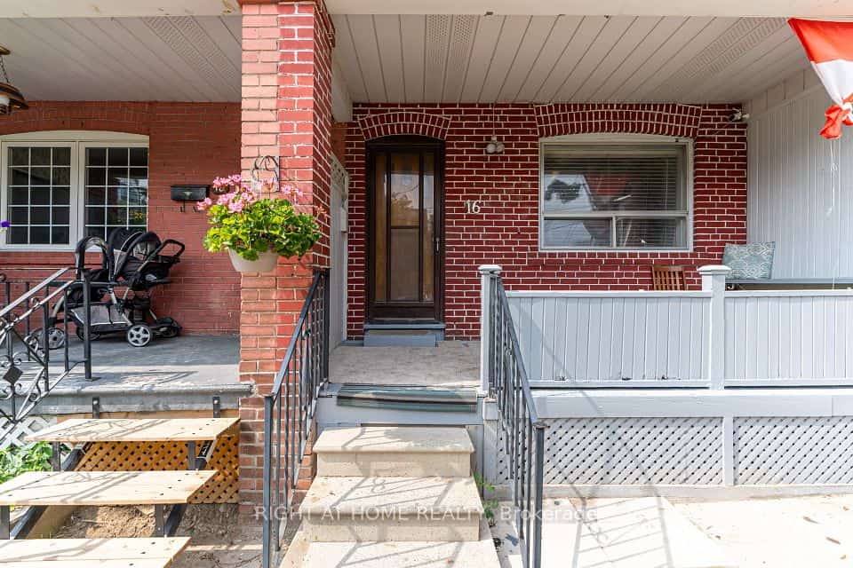 16 Pryor Avenue, Toronto, ON M6N 1M4