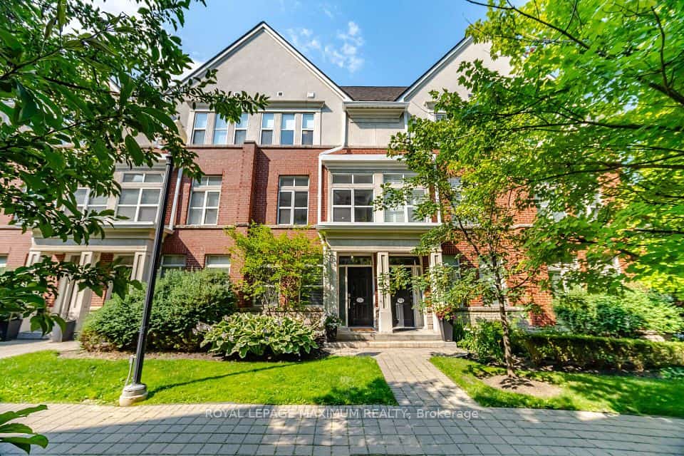 126 Resurrection Road, Toronto, ON M9A 5H1