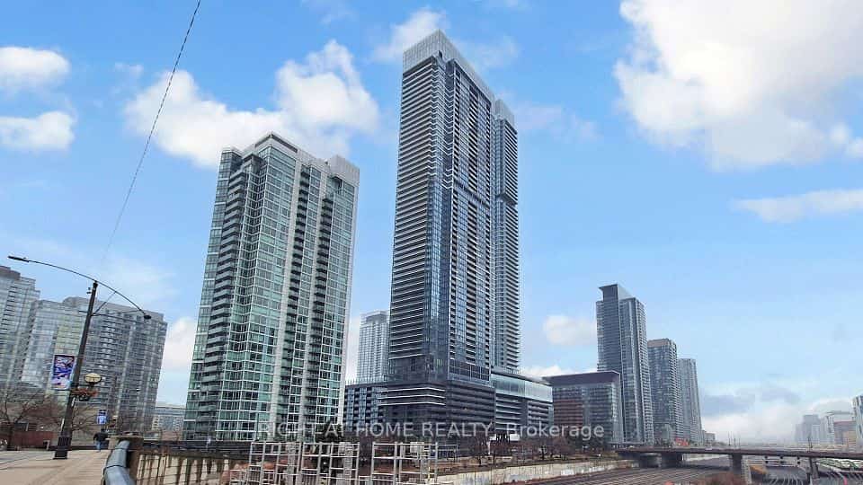 3 Concord City Place Way #7706, Toronto, ON M5V 0X4