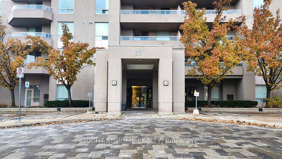 35 Empress Avenue, Toronto
