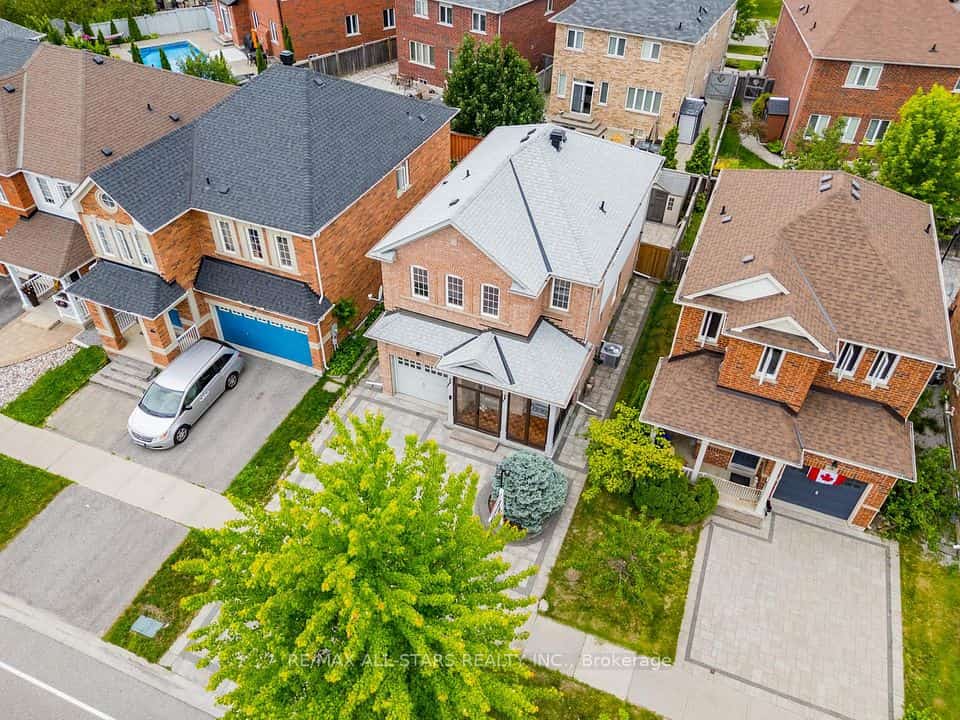 406 Reeves Way Boulevard, Whitchurch-Stouffville, ON L4A 0H3