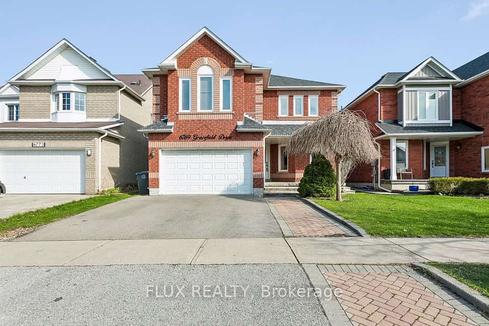 6769 Gracefield Drive, Mississauga, ON L5N 6T5