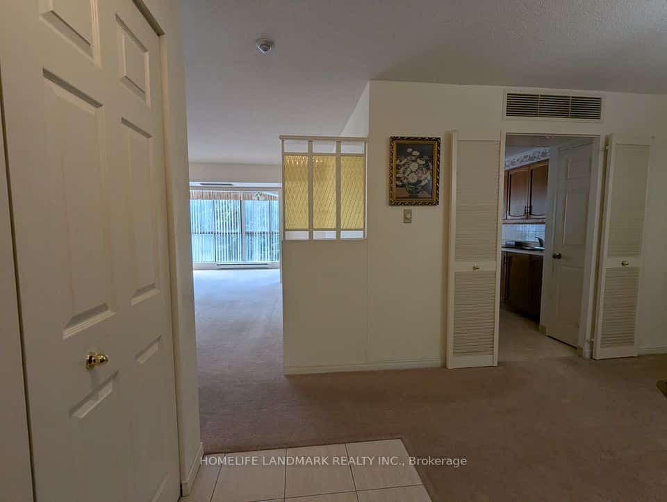 265 Westcourt Place #306, Waterloo, ON N2L 6E4