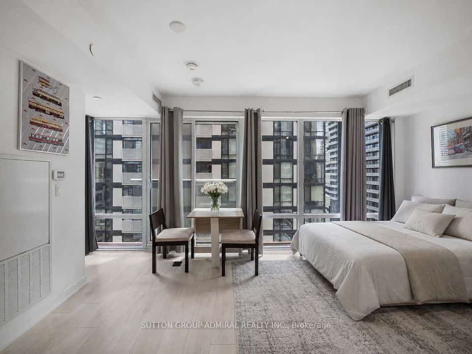 18 Maitland Terrace #1404, Toronto, ON M4Y 0H2