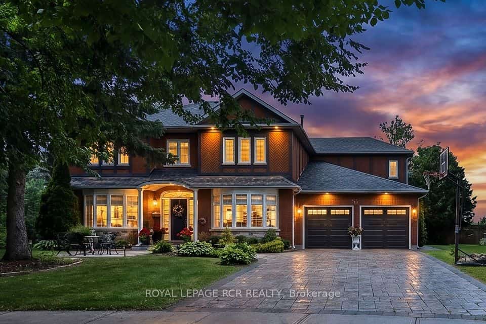 713 Exceller Circle, Newmarket, ON L3X 1P4