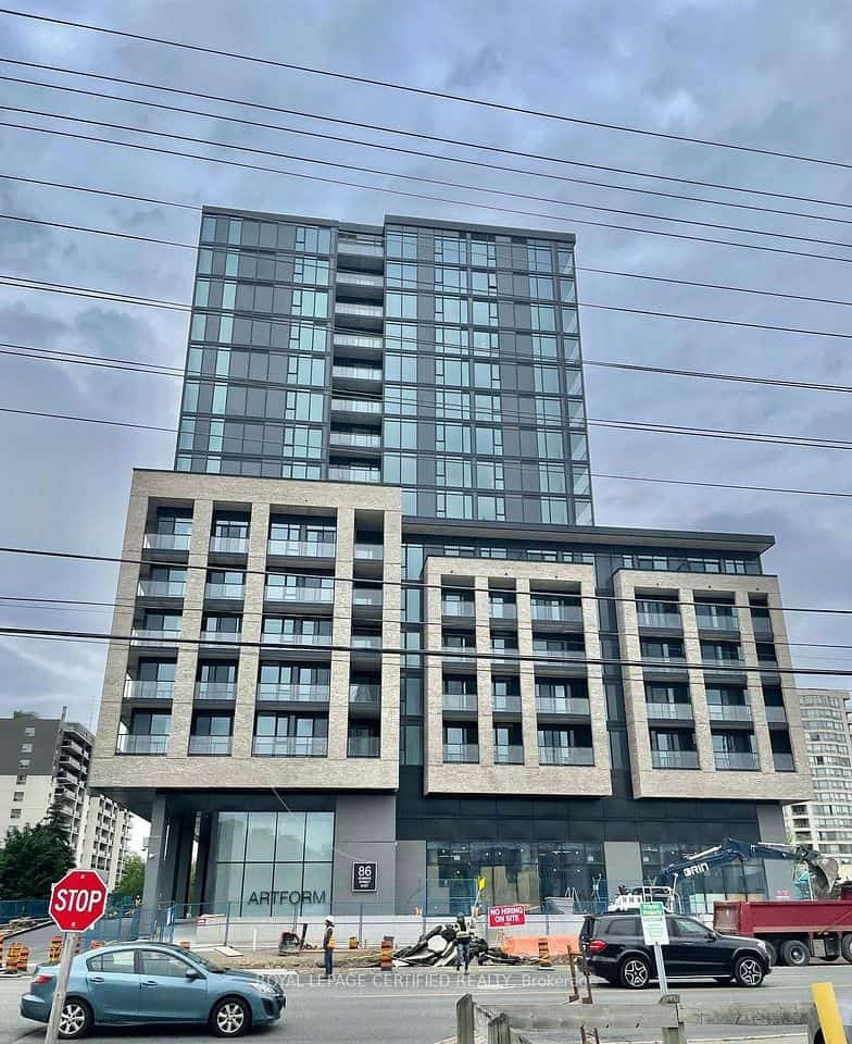 86 Dundas Street E #302, Mississauga, ON L5A 0B1