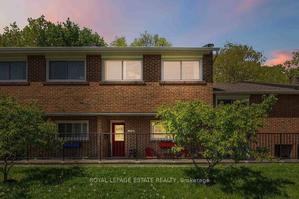 90 Edgewood Avenue, Toronto