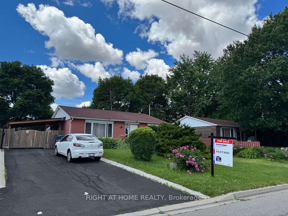 4 Leslie Street, Brampton, ON L6X 2J4