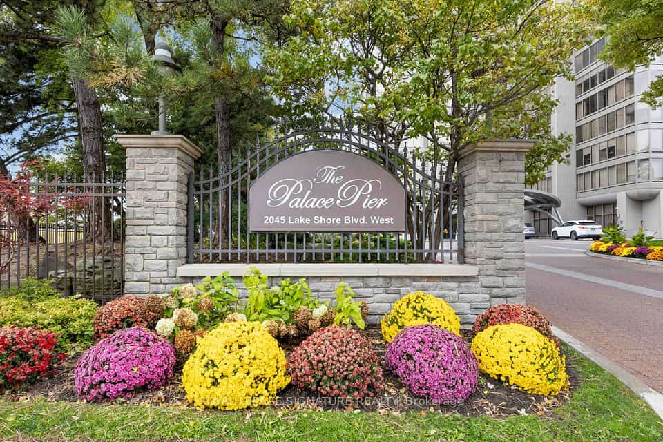 2045 Lake Shore Boulevard W #2904, Toronto, ON M8V 2Z6