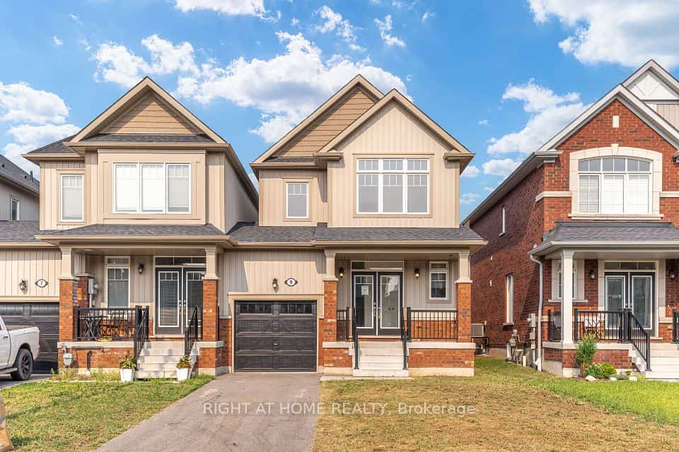 9 BAILEY Street, Collingwood, ON L9Y 3Y7