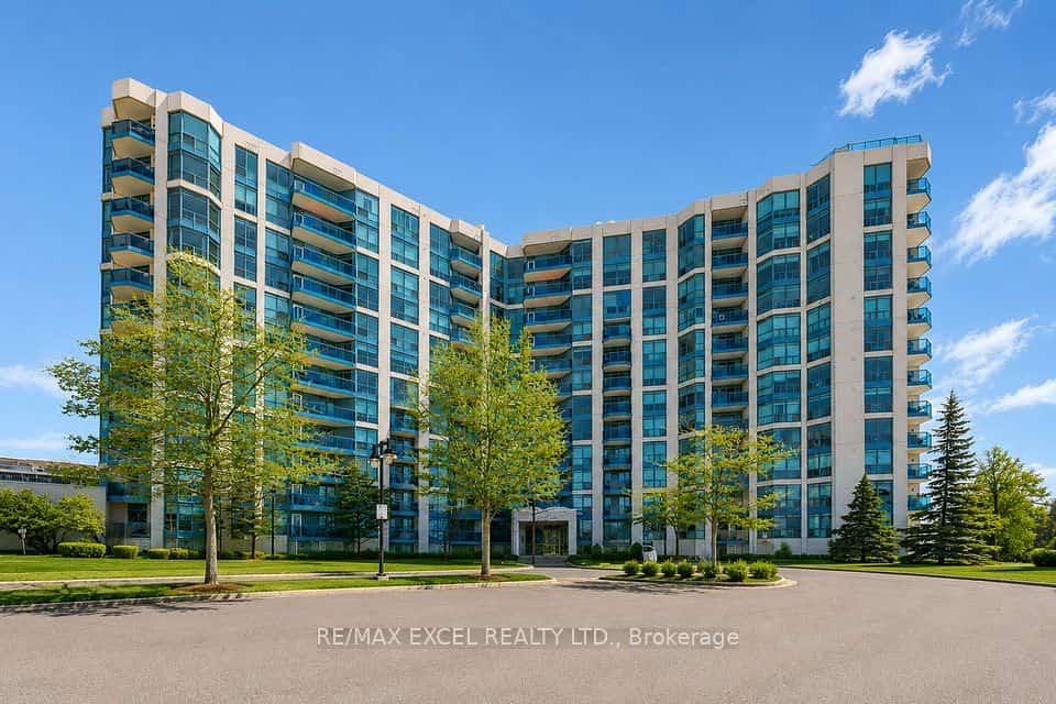 340 Watson Street W #916, Whitby, ON L1N 9G1