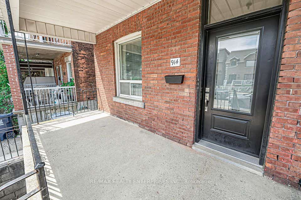 914 Dovercourt Road, Toronto, ON M6H 2X5