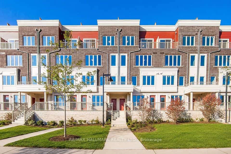 100 Long Branch Avenue #31, Toronto, ON M8W 0A9