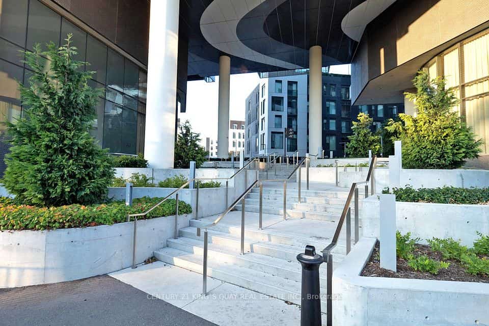 SCALA CONDOS, Toronto