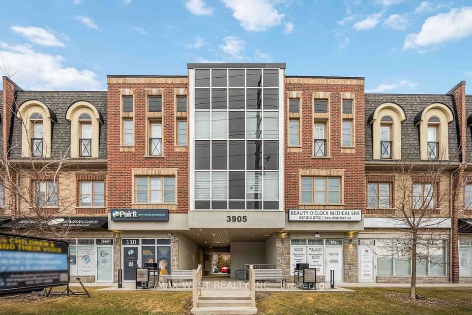 3905 SW Major MacKenzie Drive #32, Vaughan, ON L4H 4J9
