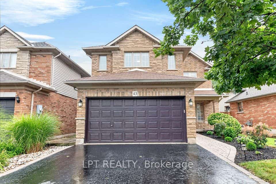43 Liam Drive, Hamilton, ON L9G 4Y1
