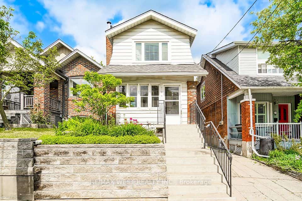 31 Woodmount Avenue, Toronto, ON M4C 3X6