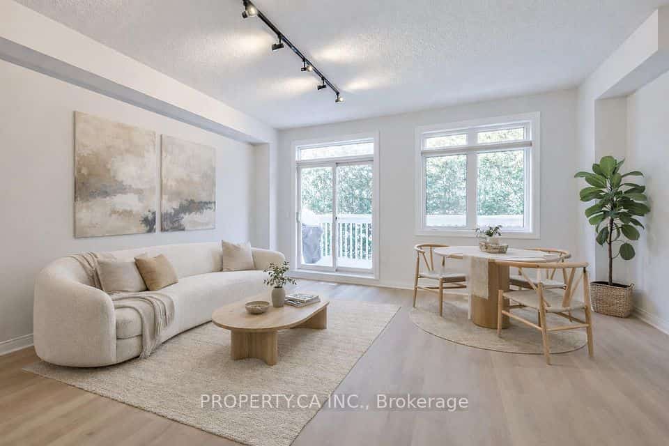 1051 On Bogart Circle #46, Newmarket, ON L3Y 8T4