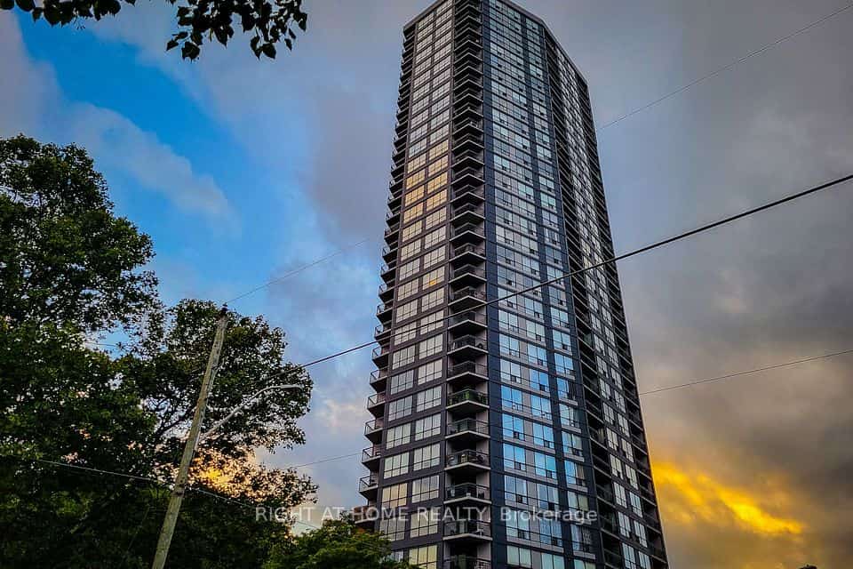 150 Charlton Avenue E #601, Hamilton, ON L8N 3X3