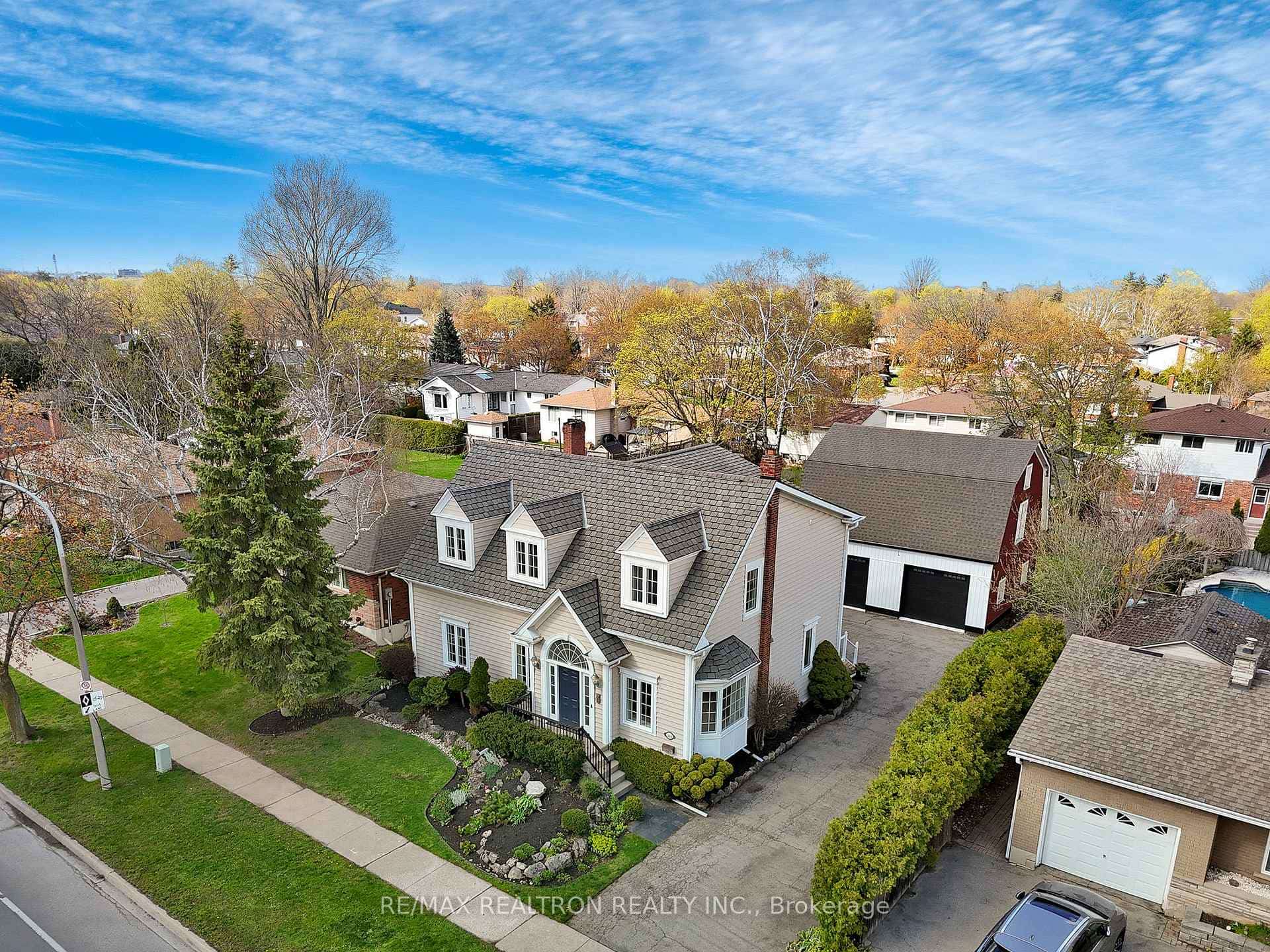 599 Cumberland Avenue, Burlington, ON L7N 2X4