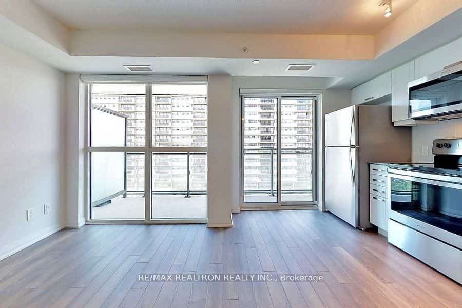 20 Meadowglen Place #534, Toronto, ON M1G 0A9