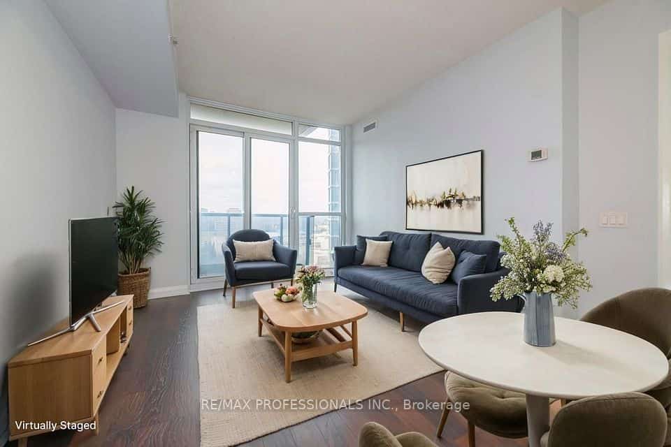5 Valhalla Inn Road #1301, Toronto, ON M9B 1S9