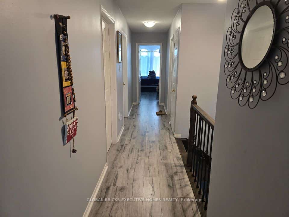 17 Mannel Crescent, Brampton, ON L6Y 5E2
