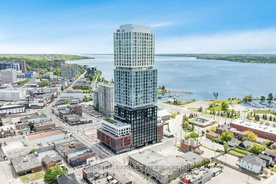 39 Mary Street #3202, Barrie, ON L4N 1S9