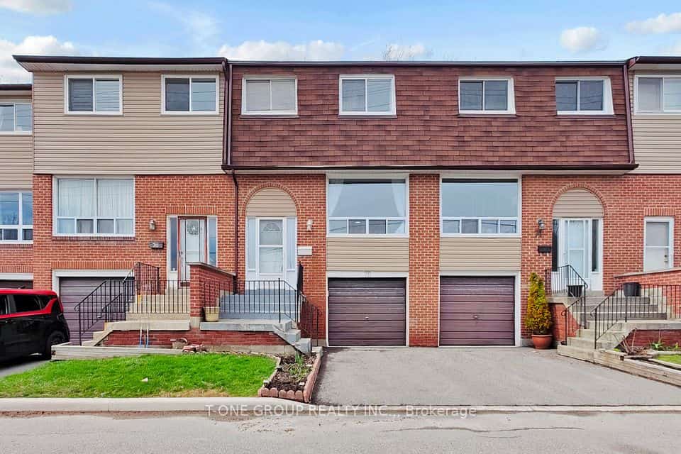 3025 Cedarglen Gate #75, Mississauga, ON L5C 2V7