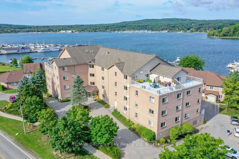 4 Beck Boulevard #307, Penetanguishene, ON L9M 2H3