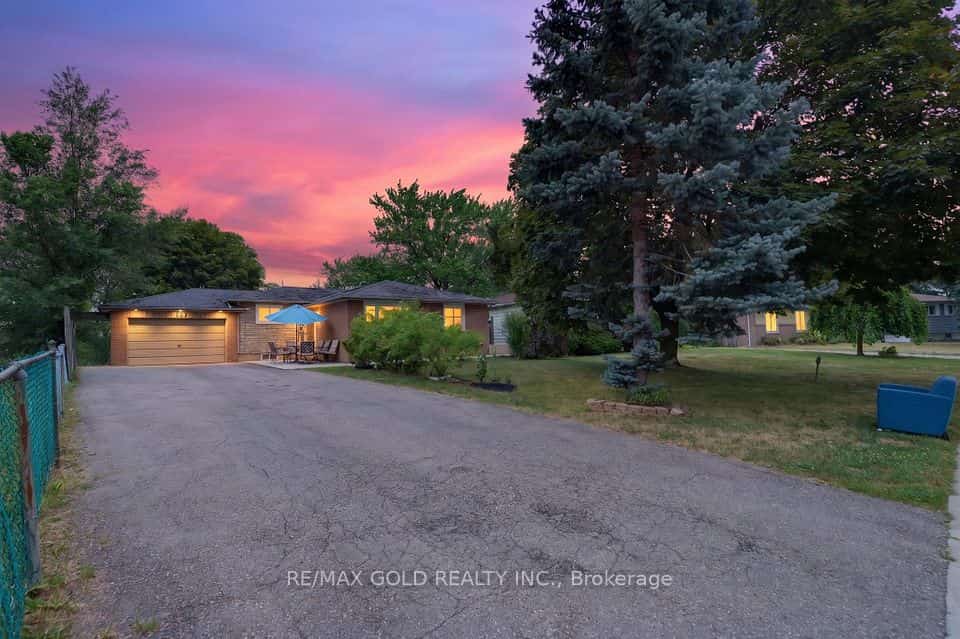 32 Dunblaine Crescent, Brampton, ON L6T 3H2