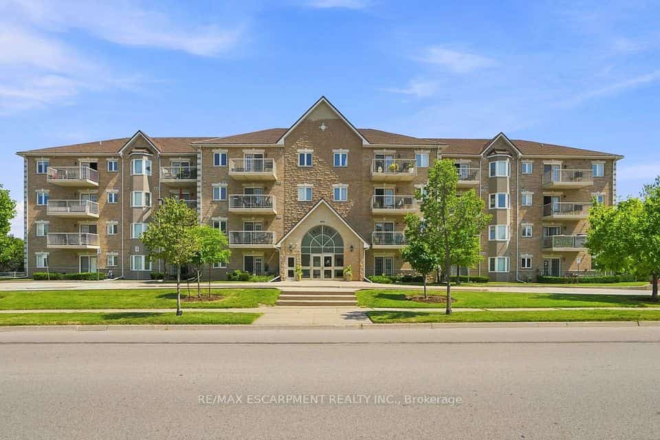4016 Kilmer Drive #101, Burlington, ON L7M 5A7