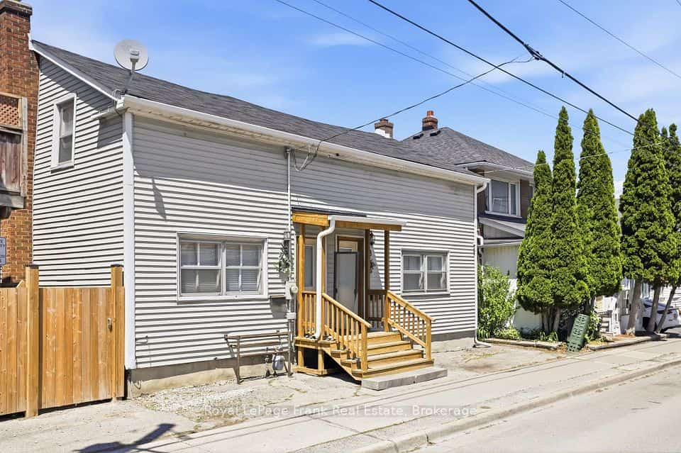 36 & 38 Bruce Street, Oshawa, ON L1H 1P7