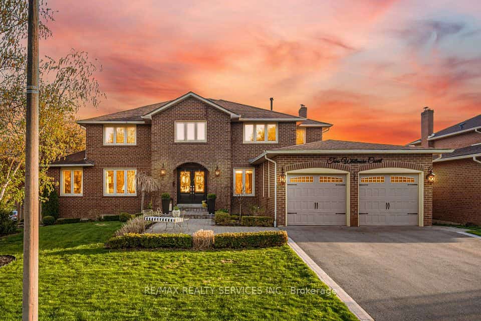 2 WHITMORE Court, Brampton, ON L6Z 2A5