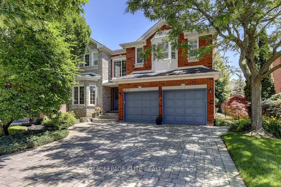 1019 Skyvalley Crescent, Oakville, ON L6M 3L2