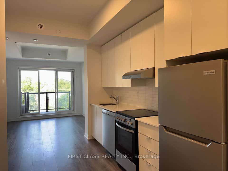 165 Canon Jackson Drive #301, Toronto, ON M6M 2G1