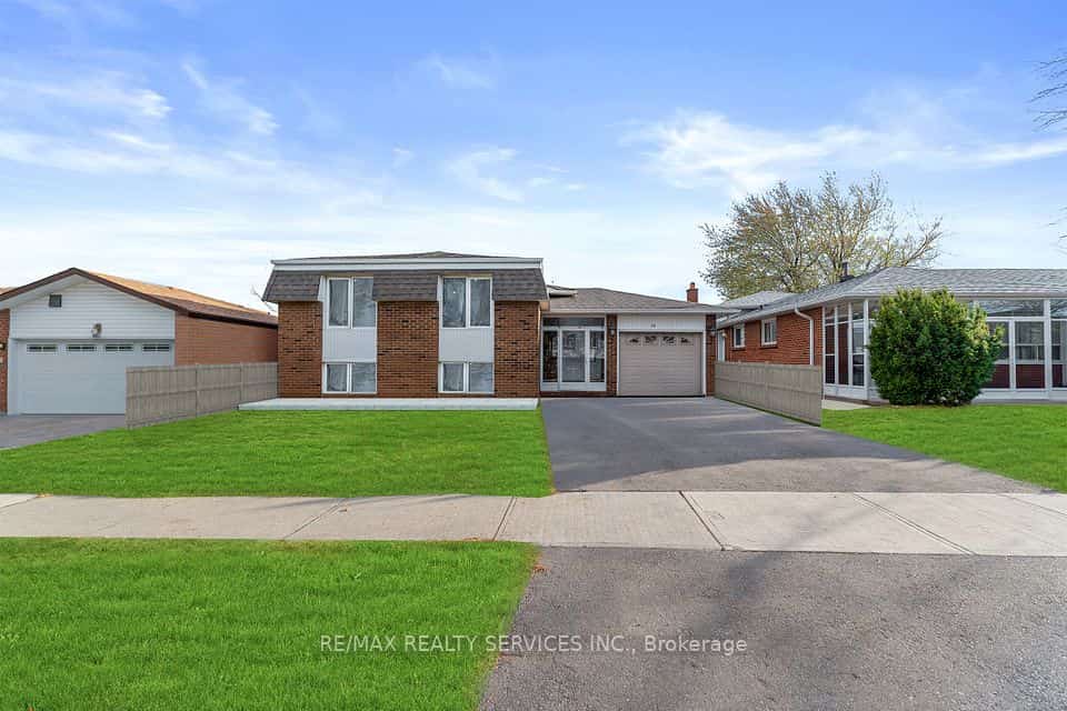 13 Linkdale Road, Brampton, ON L6V 3A1