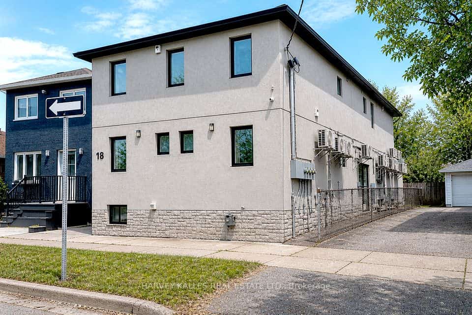 18 Cavell Avenue, Toronto, ON M8V 1P2