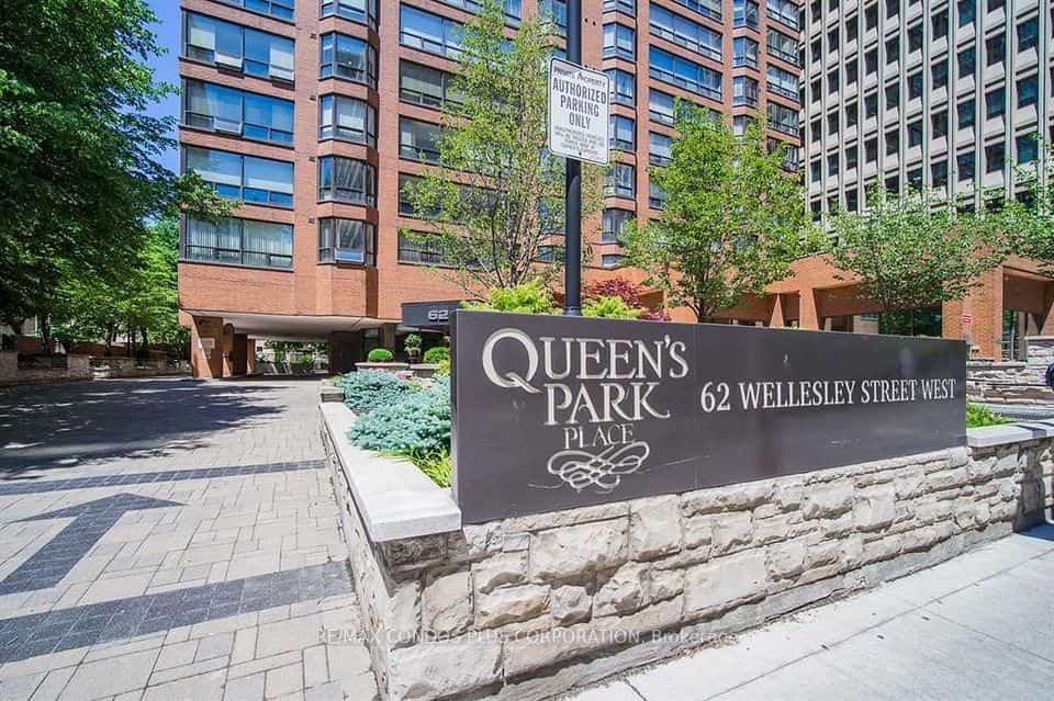 62 Wellesley Street W #803, Toronto, ON M5S 2X3