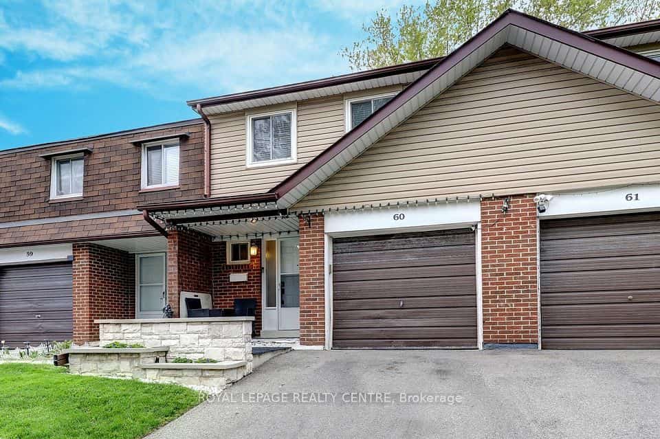 3025 Cedarglen Gate #60, Mississauga, ON L5C 2V7