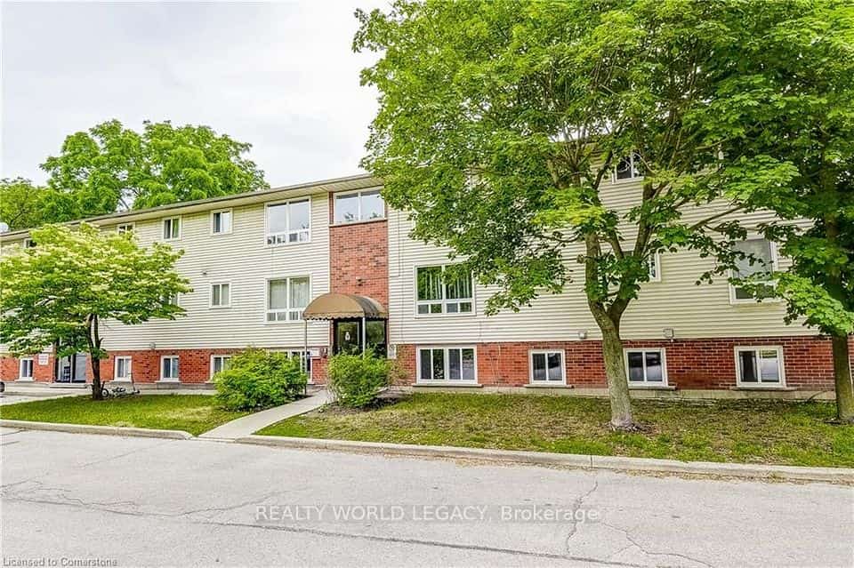 119 Cedar Street S #8, Kitchener, ON N2G 3L6