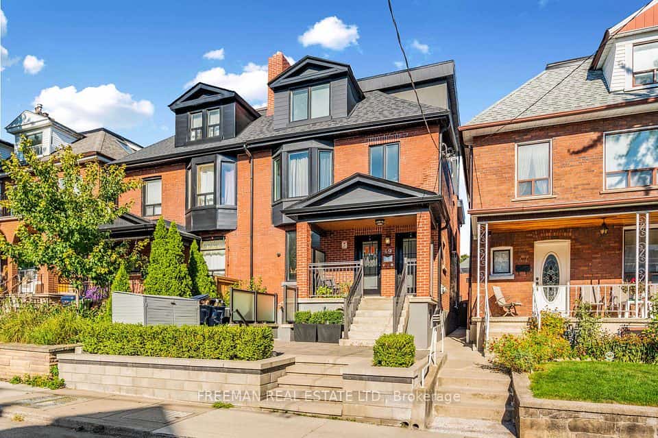 49 Beatrice Street, Toronto, ON M6J 2T2