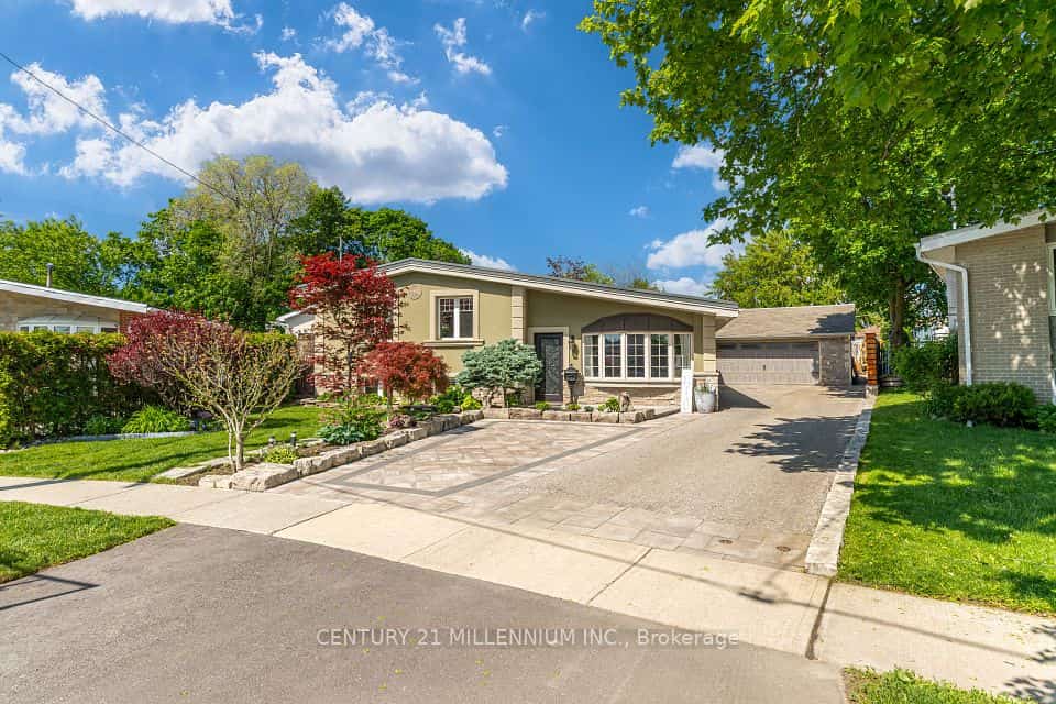 26 Alston Court, Brampton, ON L6W 3B6
