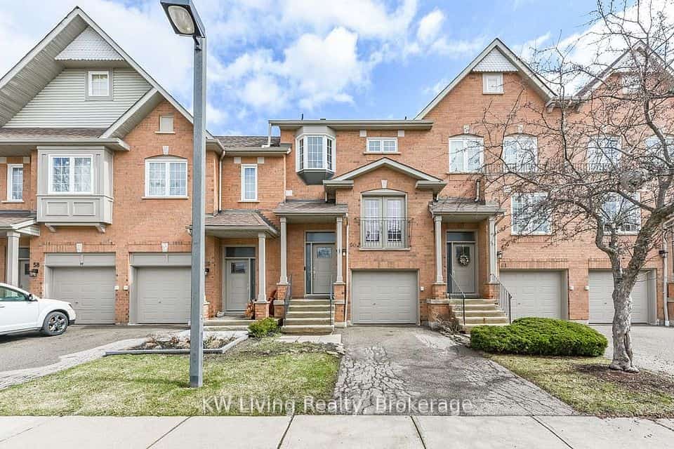 1588 South Parade Court #60, Mississauga, ON L5M 6E7