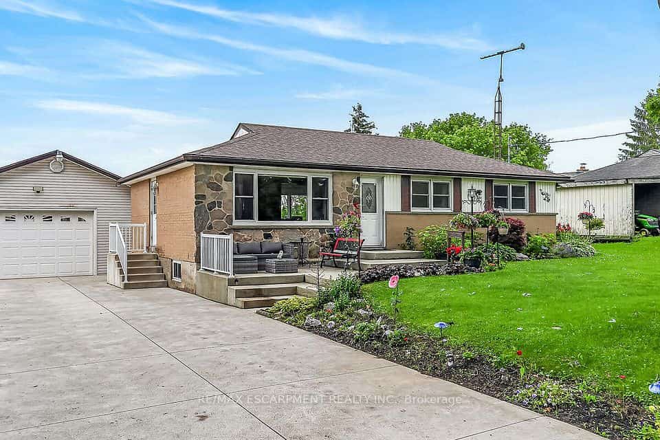 7344 Dickenson Road E, Hamilton, ON L0R 1W0