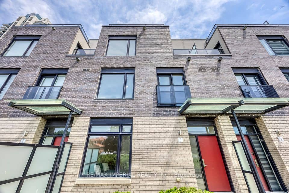 4020 Parkside Village Drive, Mississauga