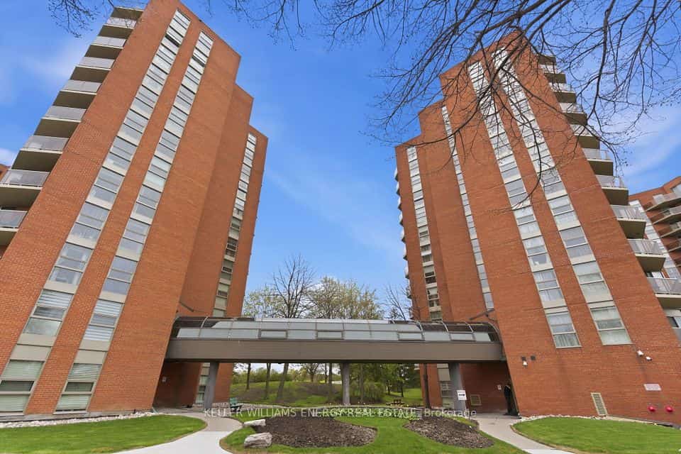 10 Dean Park Road #719, Toronto, ON M1B 3G8