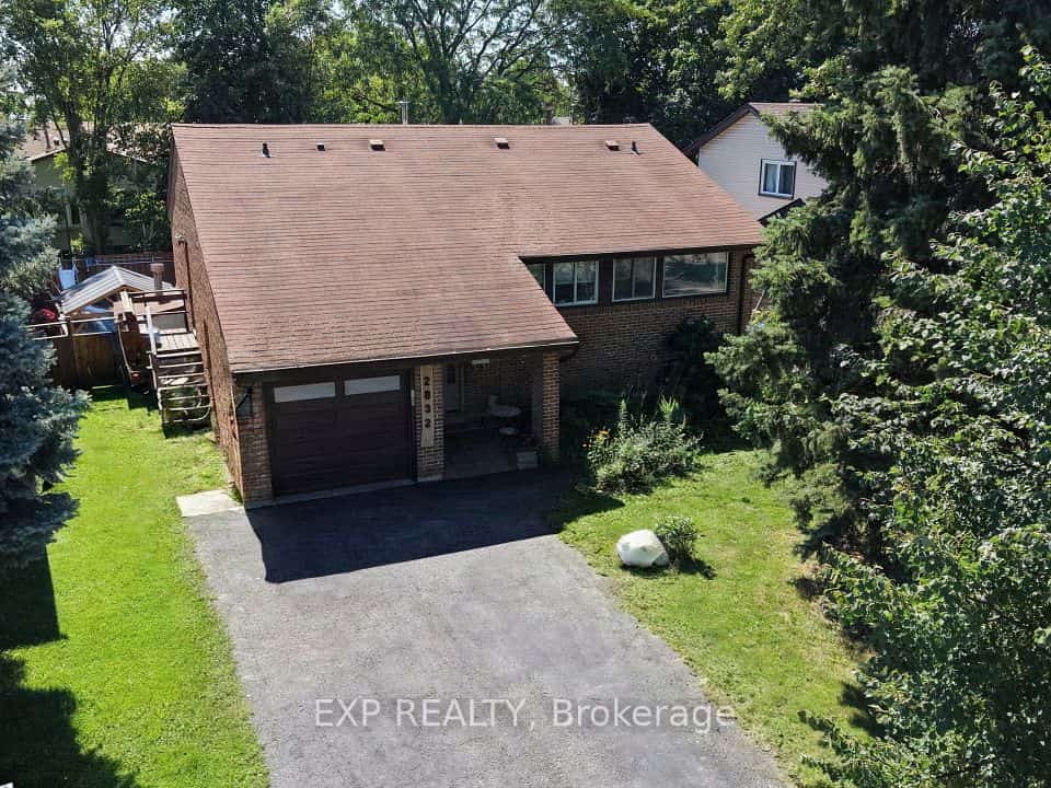 2832 Windwood Drive, Mississauga, ON L5N 1W7